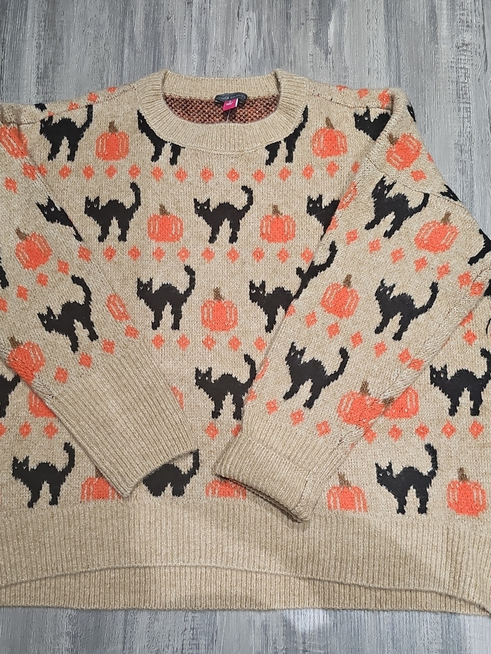 Vince Camuto Beige Sweater with Black Cats and Orange Pumpkins